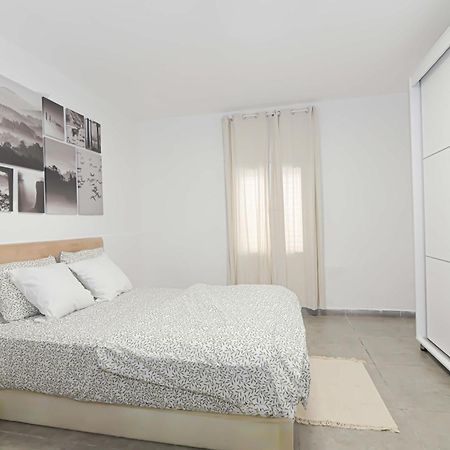 הדירה בלבן Apartment Hadera Exterior photo