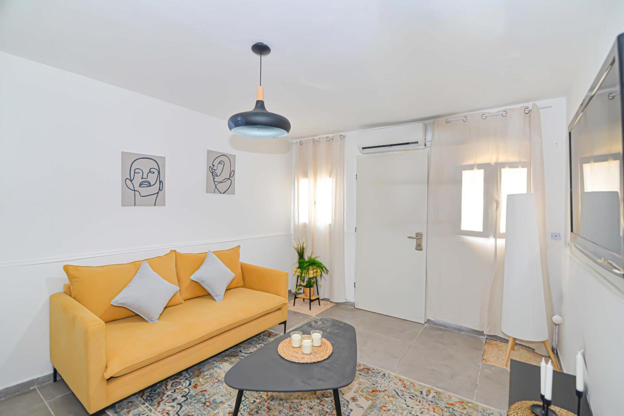 הדירה בלבן Apartment Hadera Exterior photo
